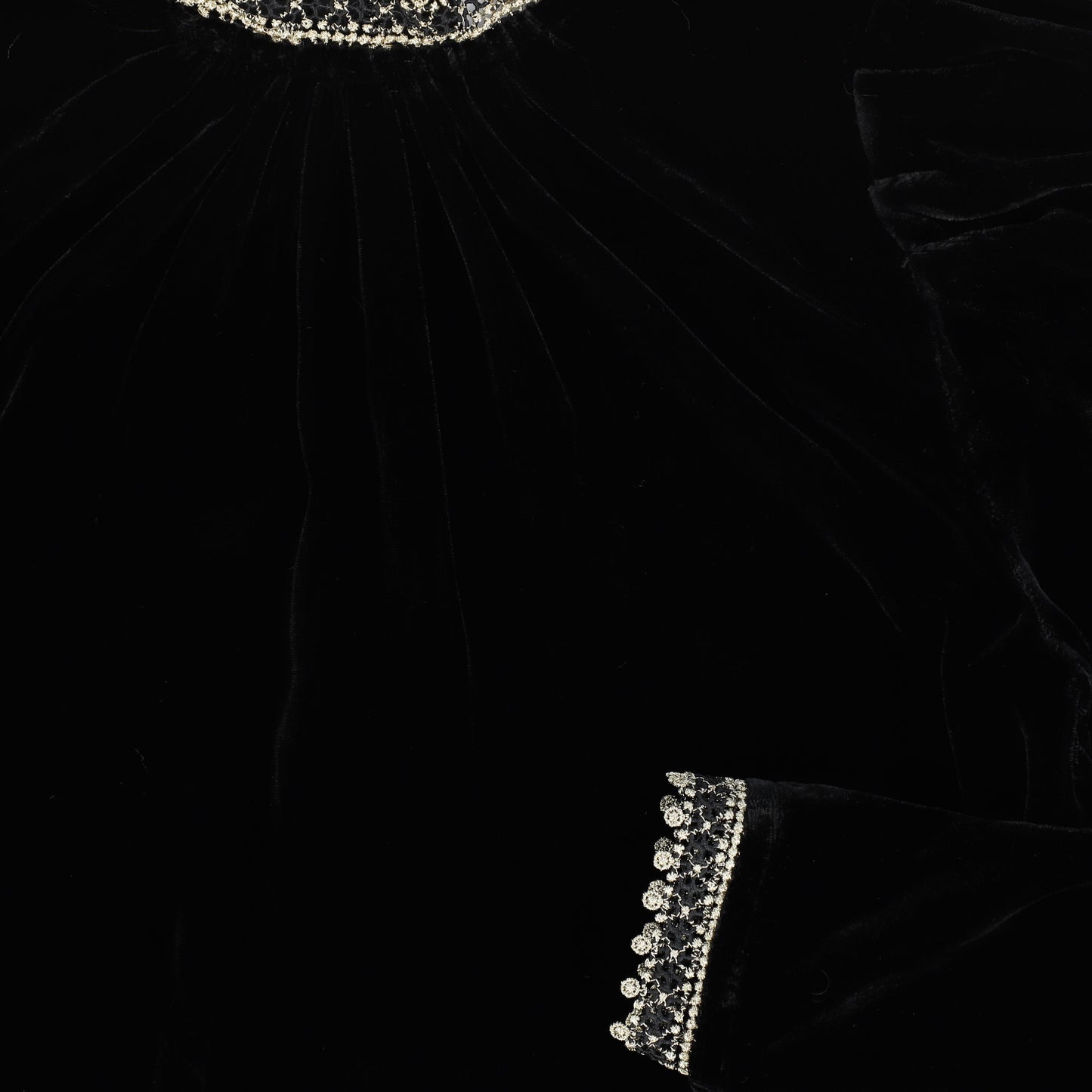 PETITE AMALIE BLACK VELVET LACE TRIM BLOUSE