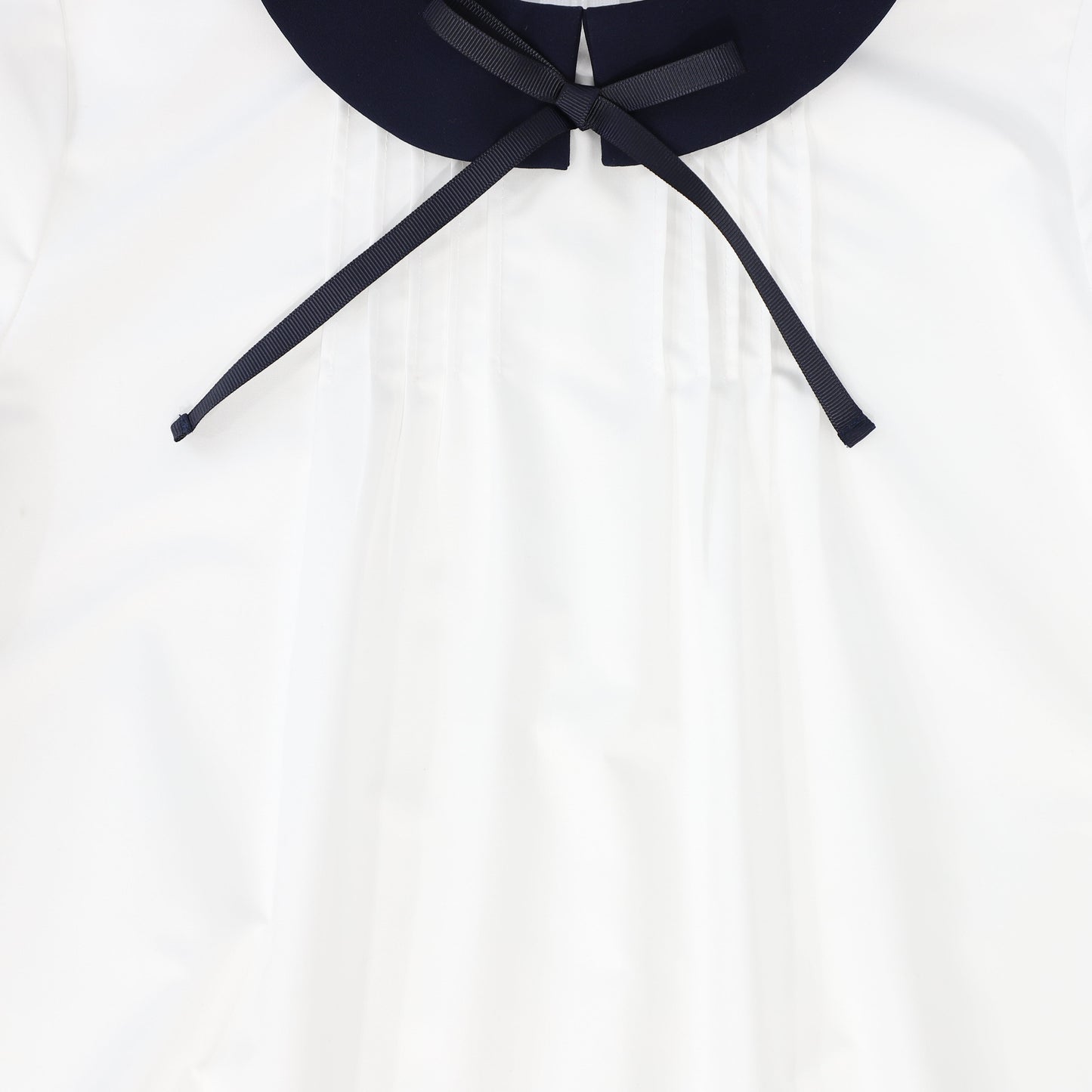 BACE COLLECTION IVORY/NAVY TRIM COLLAR BLOUSE