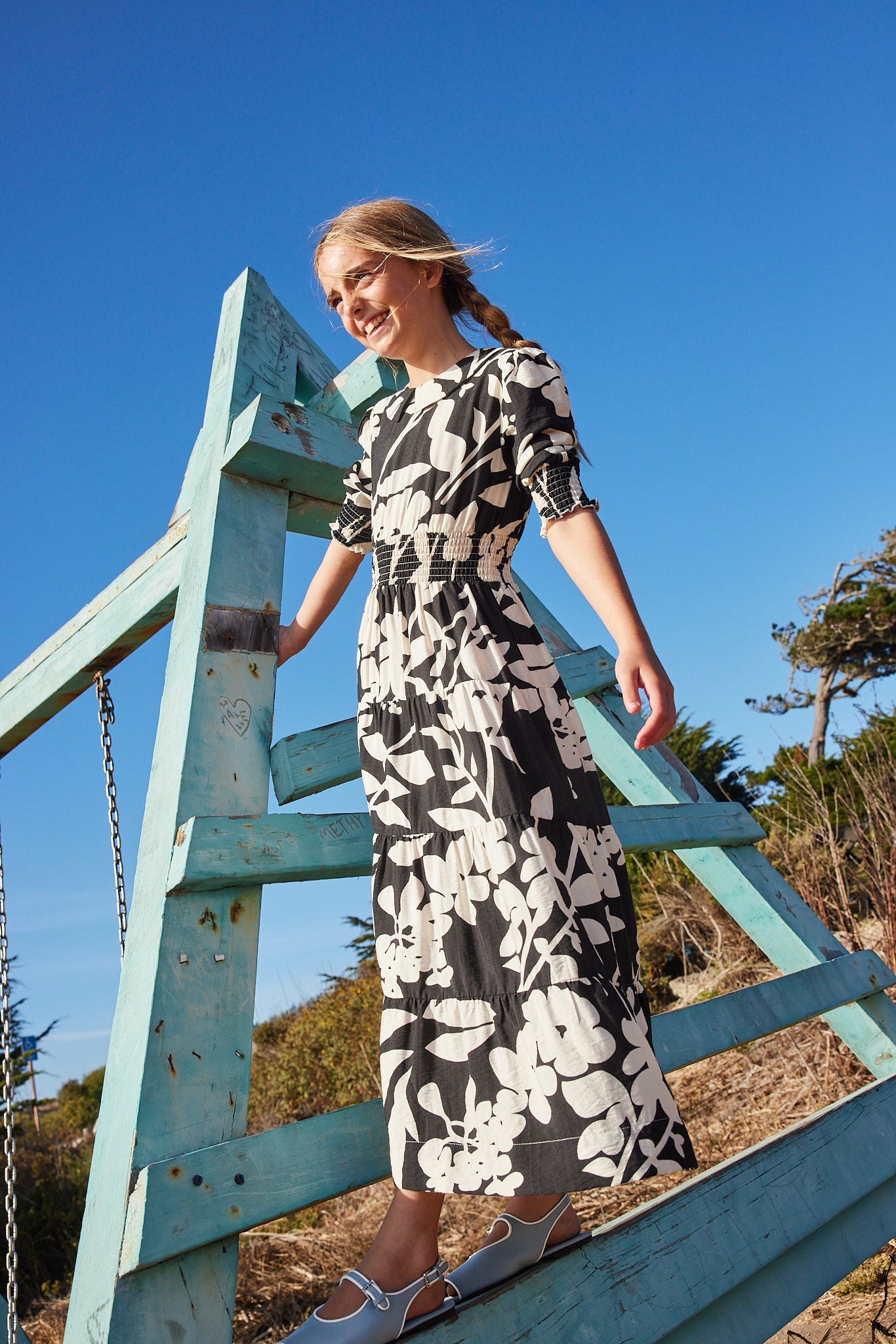 PASHMINI BLACK/WHITE FLORAL SMOCK WAIST MAXI DRESS