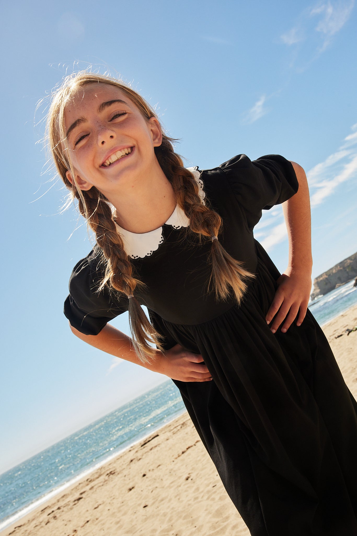 PASHMINI BLACK CONTRAST COLLAR MAXI DRESS