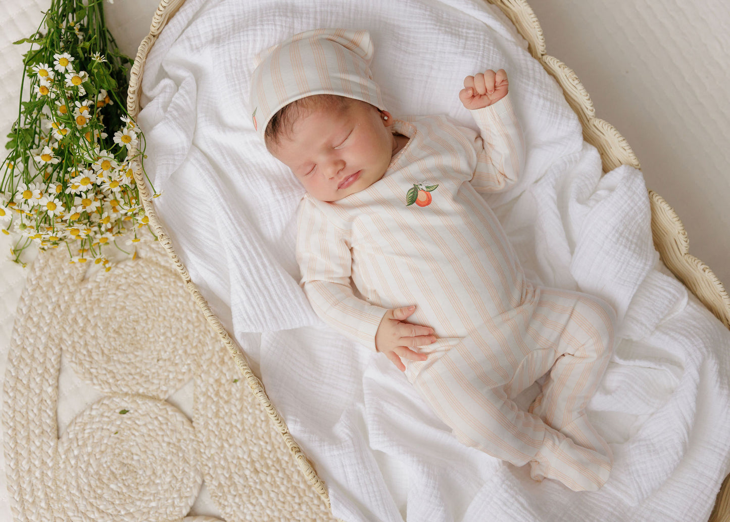 ELYS & CO PEACH FRUIT PRINT FOOTIE + BEANIE