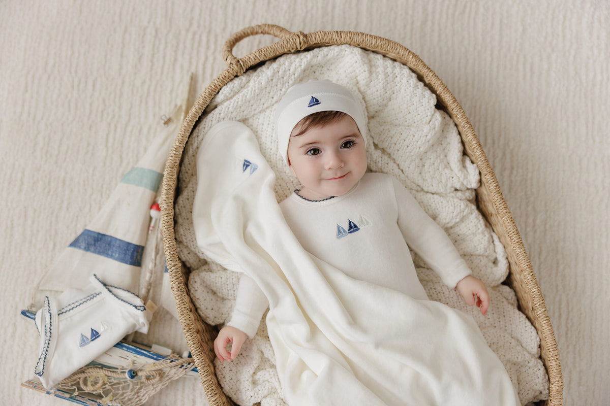 BUBANI BABY WHITE VELOUR BOAT FOOTIE + BEANIE