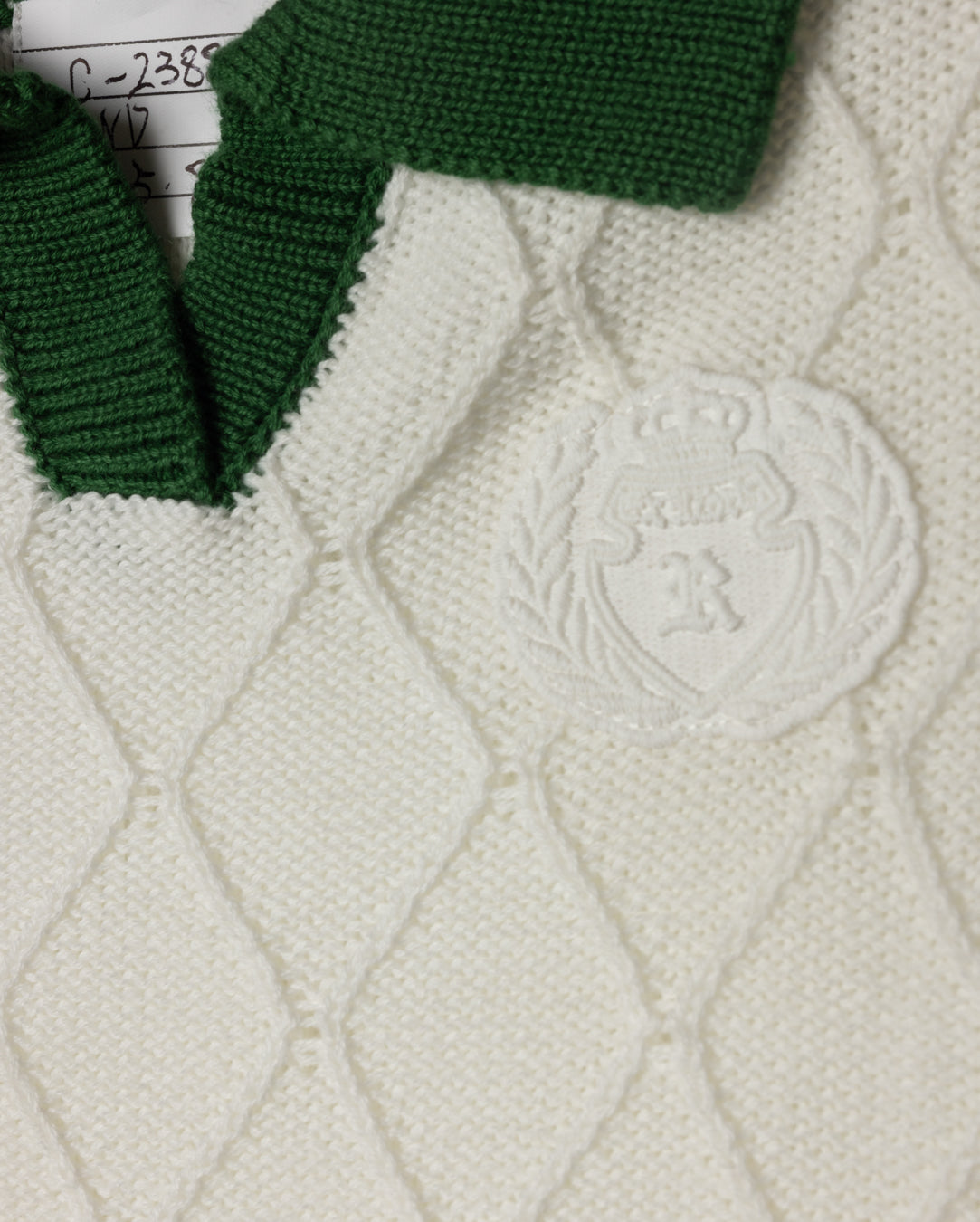 ONE CHILD WHITE DIAMOND PRINT COLLAR SWEATER