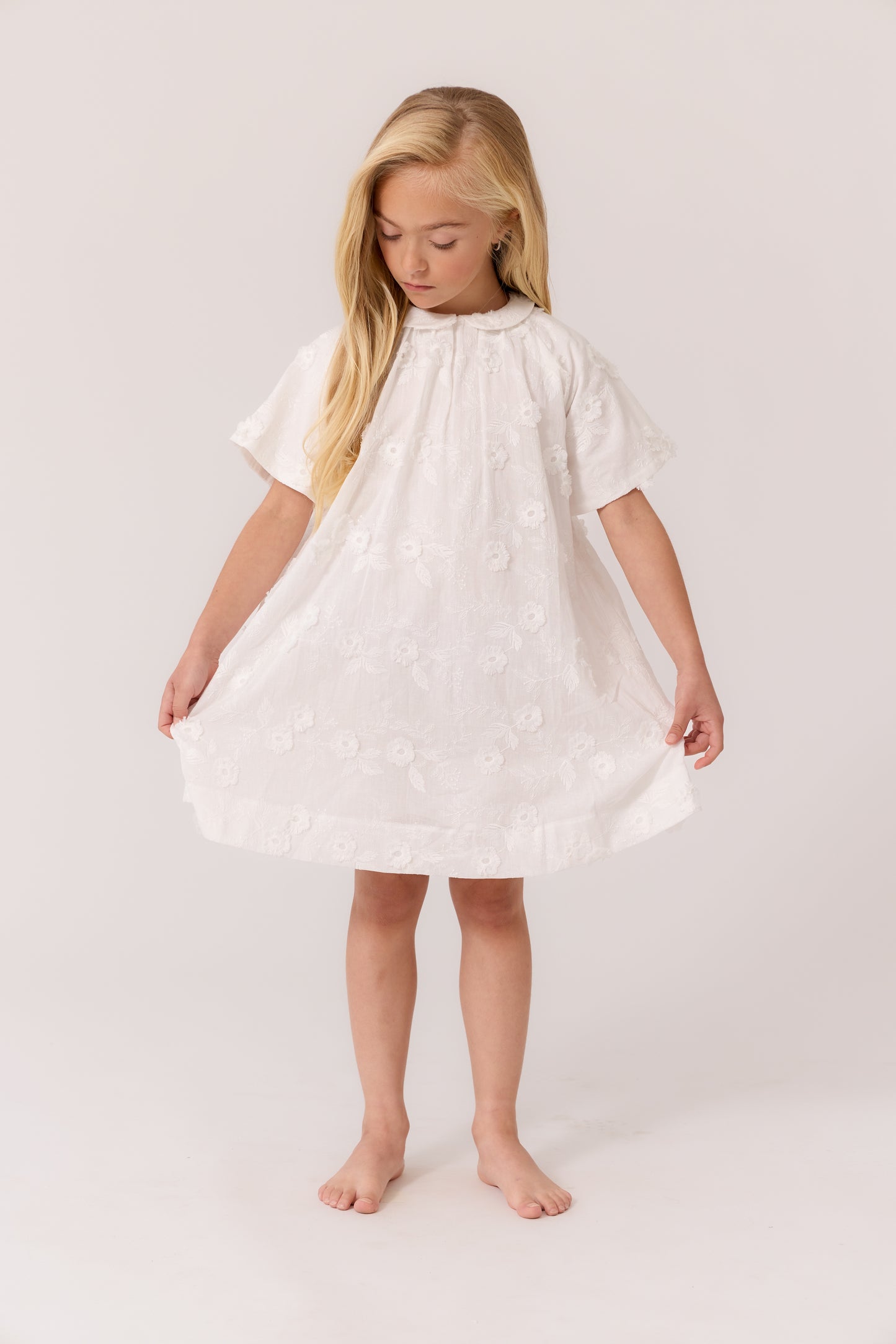 COTTIER WHITE FLOWER APPLIQUE COLLAR DRESS