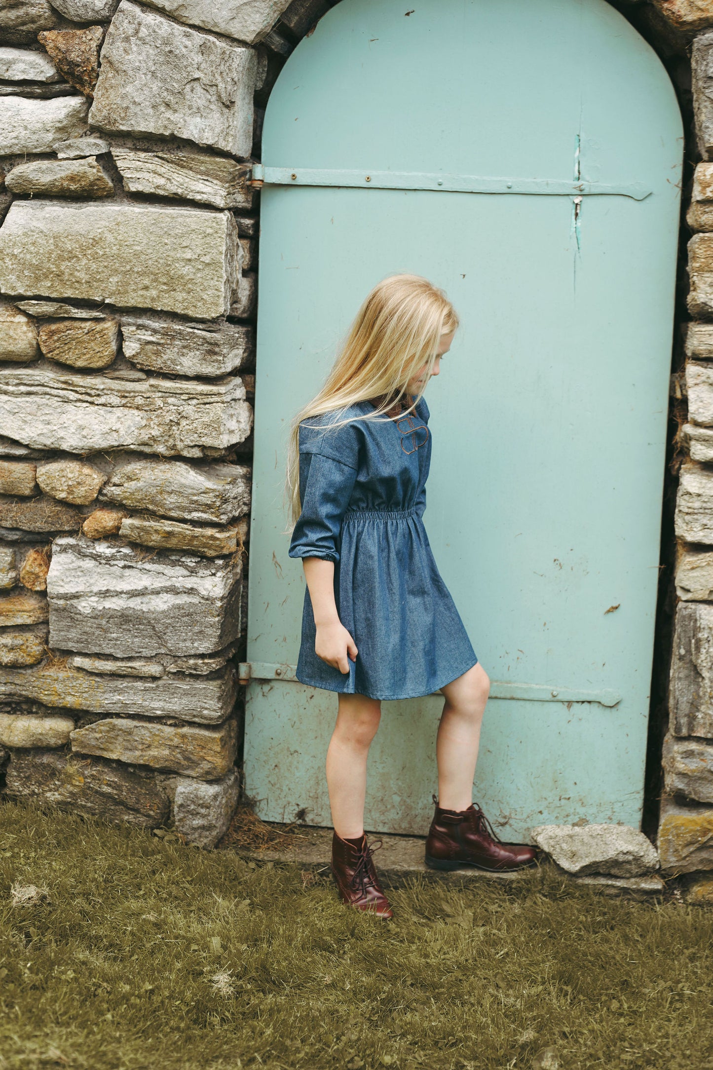 BAMBOO BLUE DENIM EMBROIDERED LOGO WAISTED DRESS