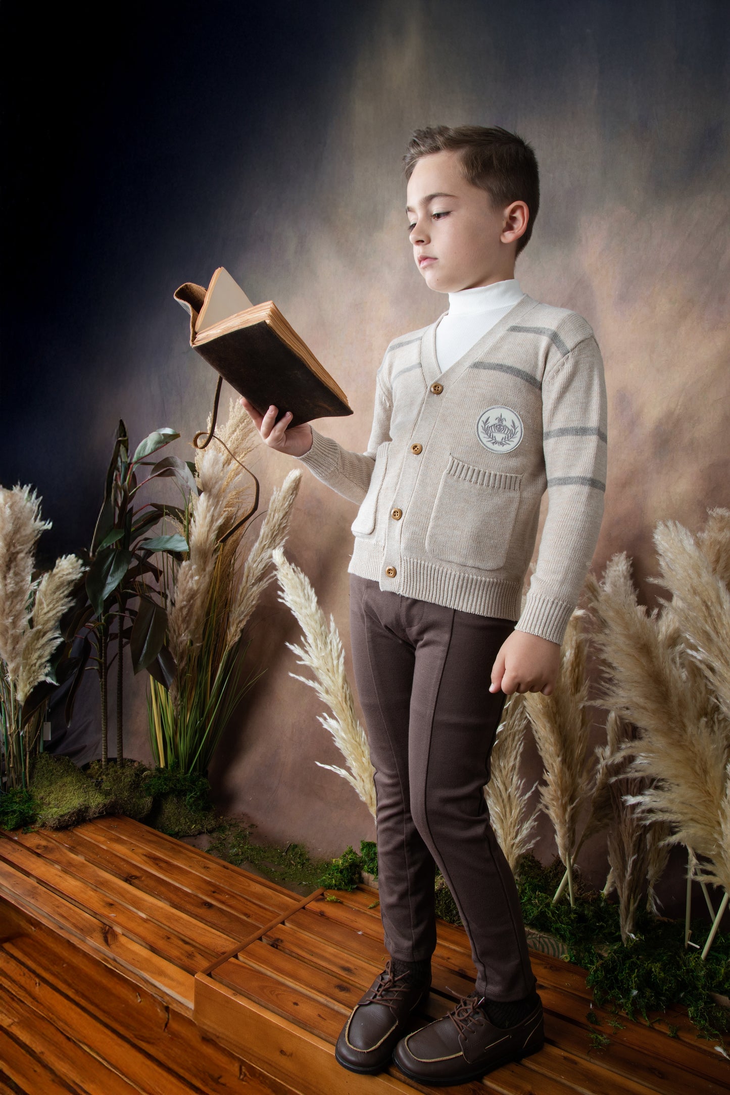 BELATI BEIGE STRIPE KNIT EMBLEM CARDIGAN