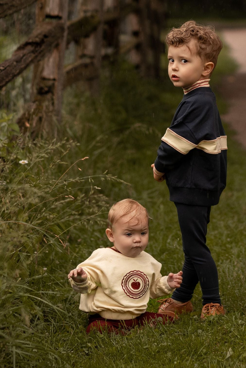 BIRNHAM ON THE SEA ECRU APPLE CREST SWEATSHIRT SET