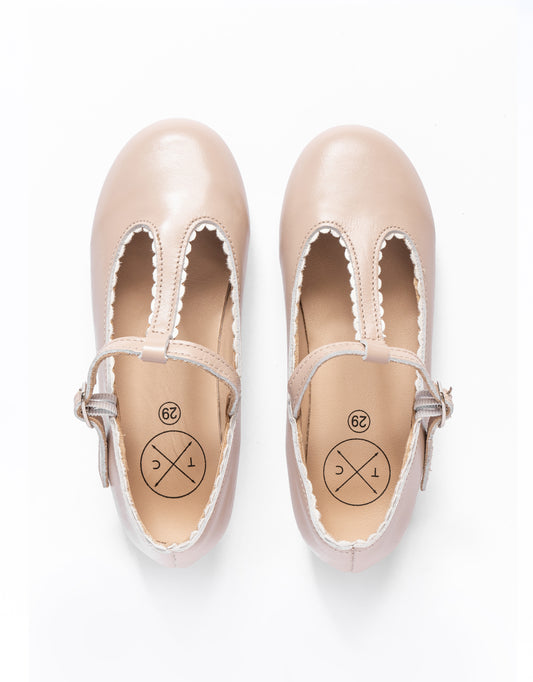 TANNERY & CO PALE PINK SCALLOP TRIM T-STAP SHOE