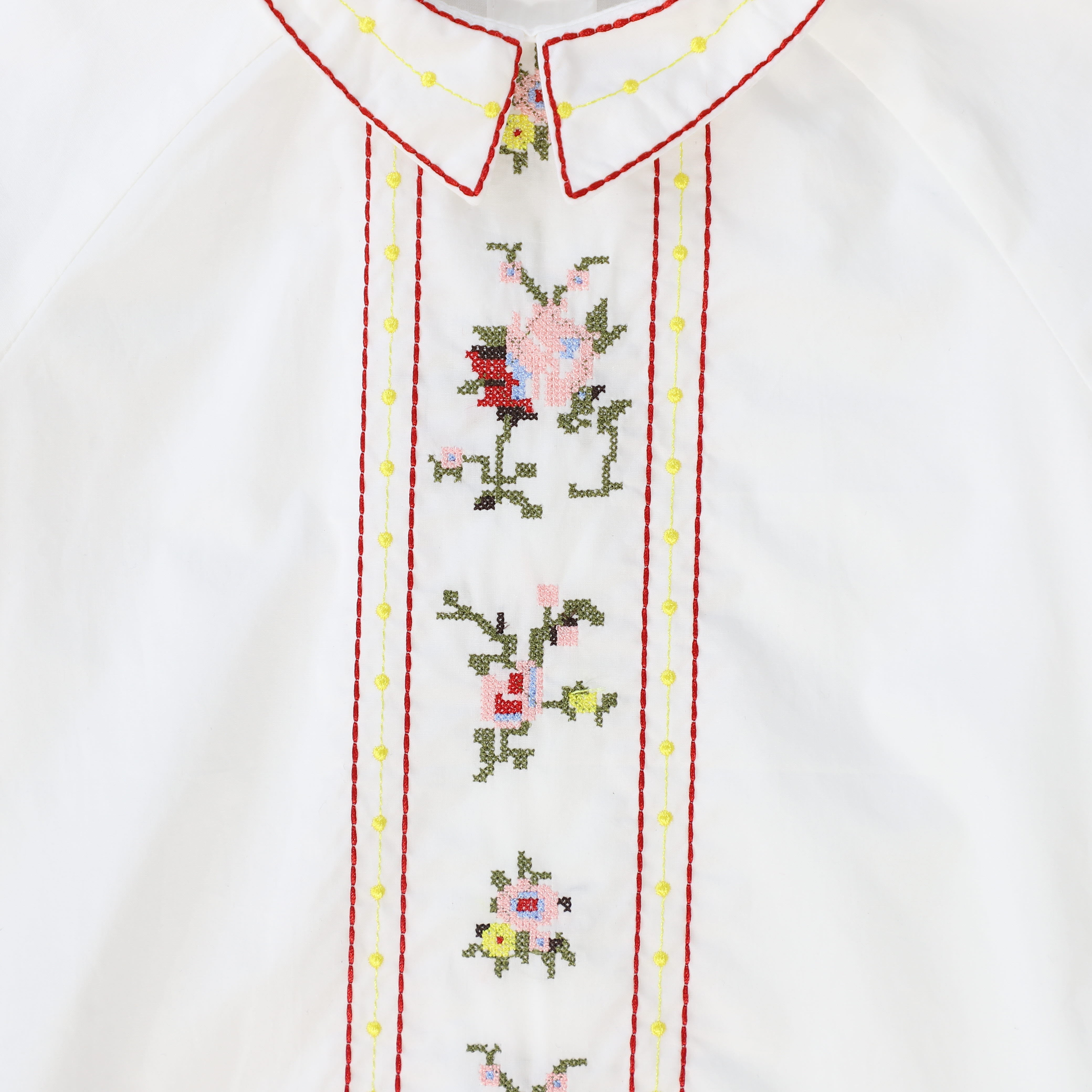 BAMBOO WHITE EMBROIDERED FLOWER BLOUSE [FINAL SALE] – Luibelle
