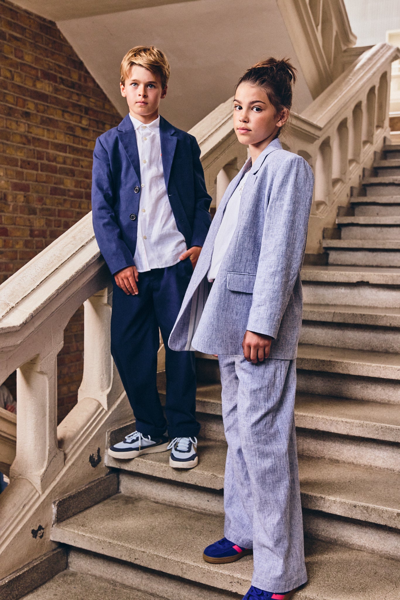 AO76 BLUE/WHITE PIN STRIPED BLAZER