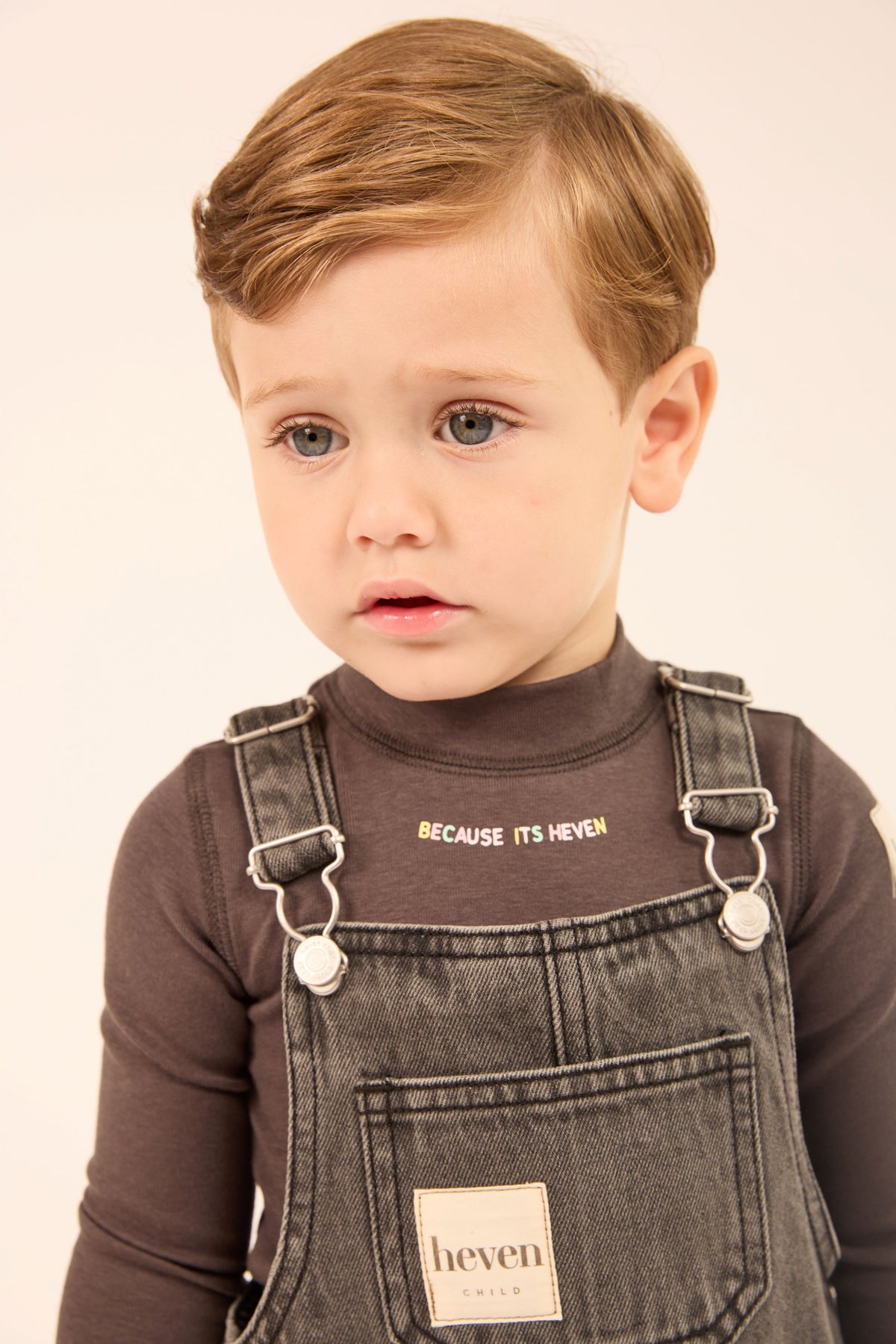 HEVEN CHILD GREY WORDED ONESIE