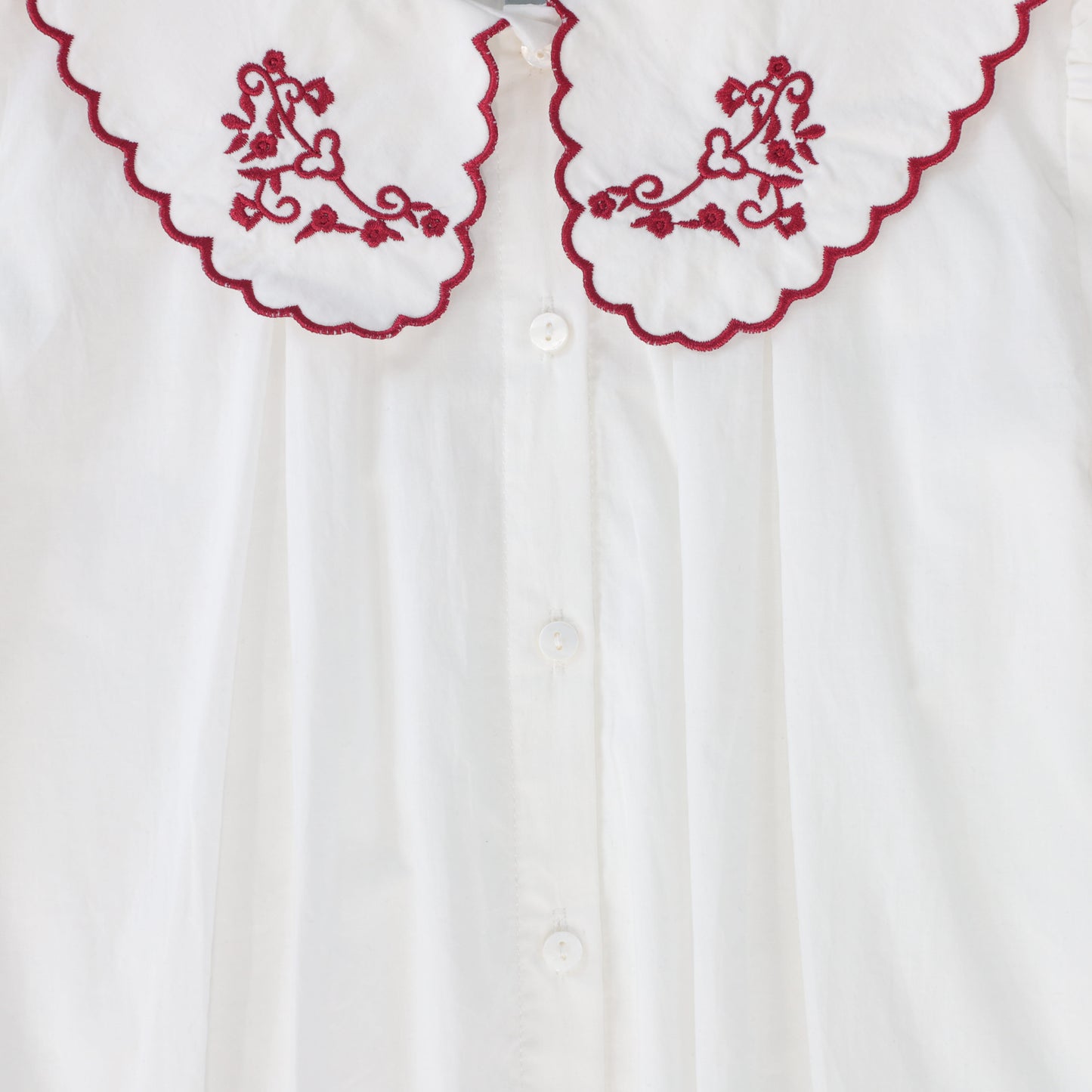 BACE COLLECTION WHITE EMBROIDERED SCALLOP COLLAR BLOUSE