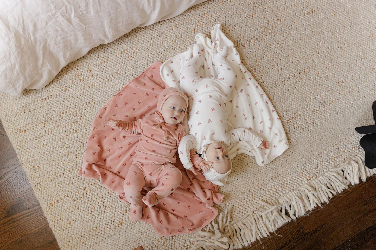 ELY'S & CO PINK VELOUR LEAF PATTERN FOOTIE + BONNET