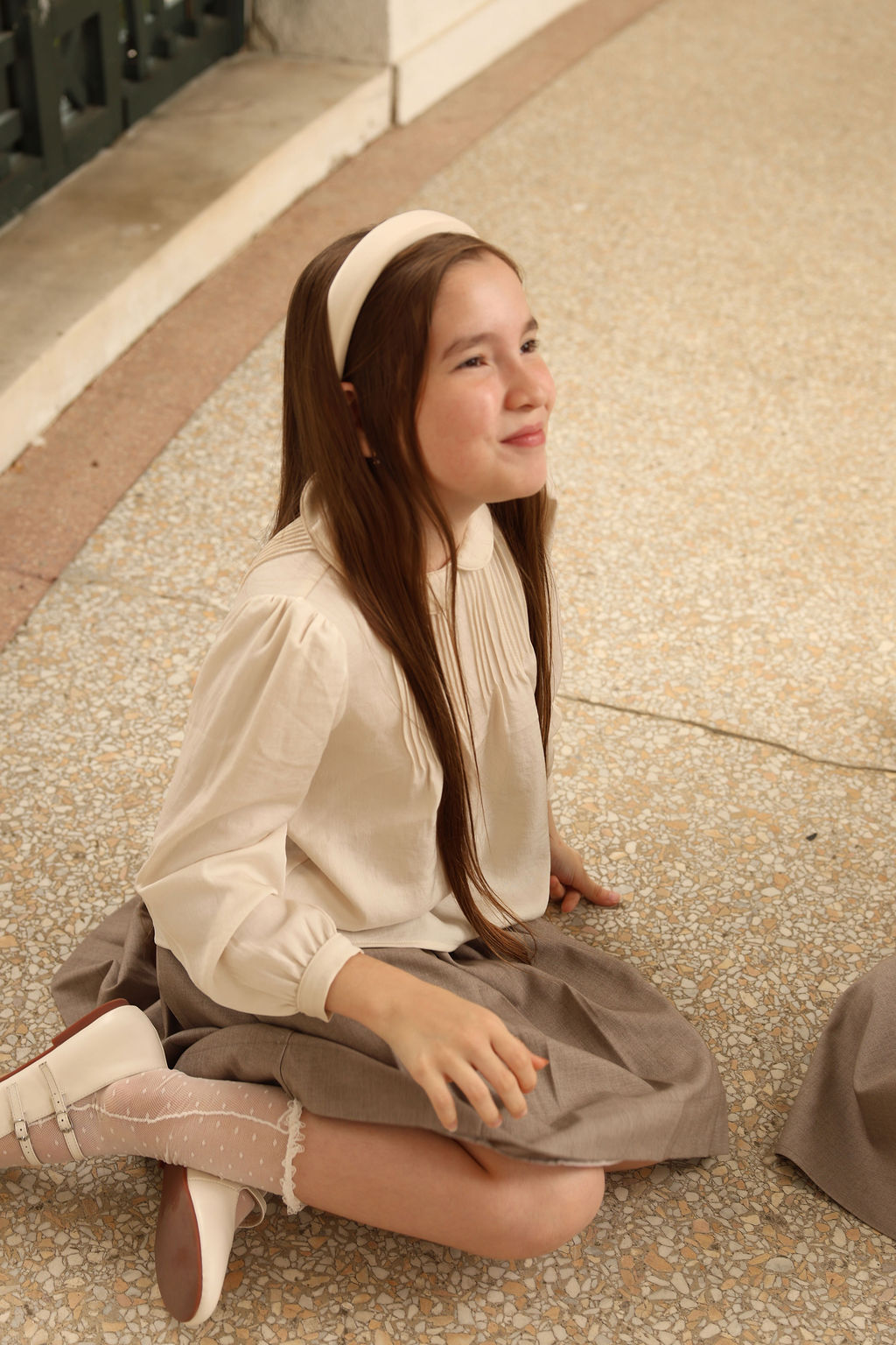 BAMBOO BEIGE PLEAT PETER PAN COLLAR BLOUSE