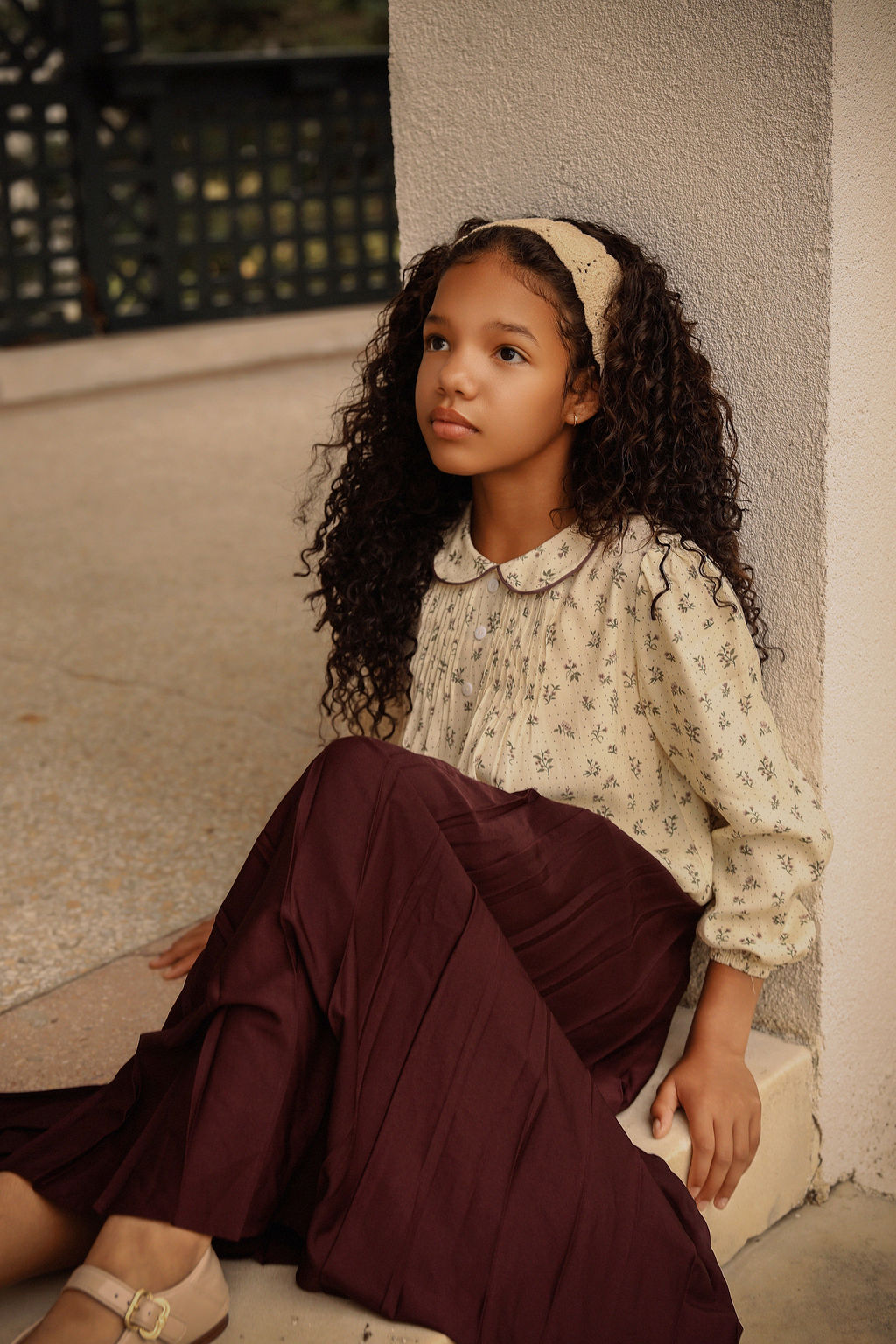 BAMBOO CREAM/BURGUNDY FLORAL PRINT PLEAT BLOUSE