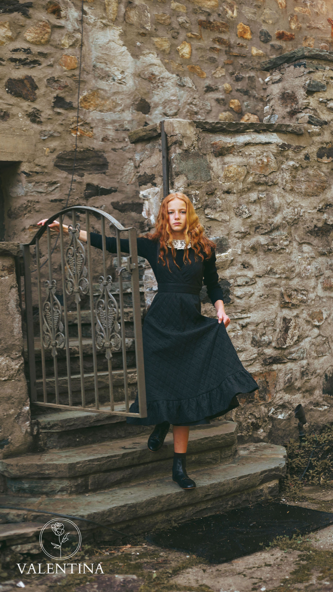 VALENTINA BLACK LACE COLLAR RIBBED SWEATER