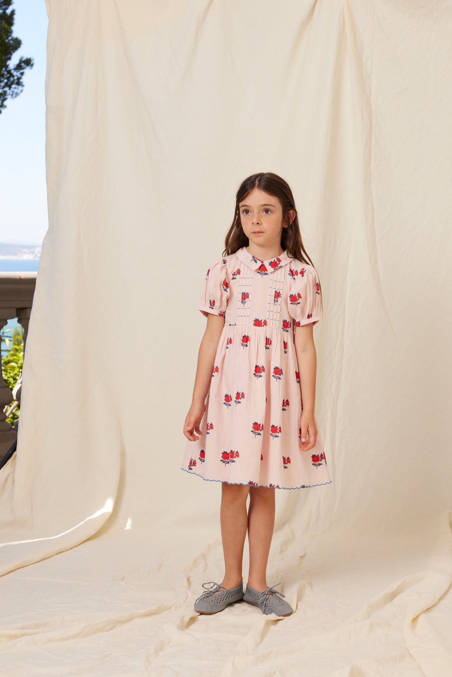 BEBE ORGANIC PINK FLORAL CLUSTER PUFF SLEEVE DRESS