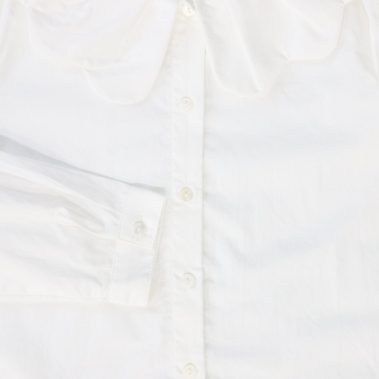 BAMBOO WHITE SCALLOP COLLAR BLOUSE