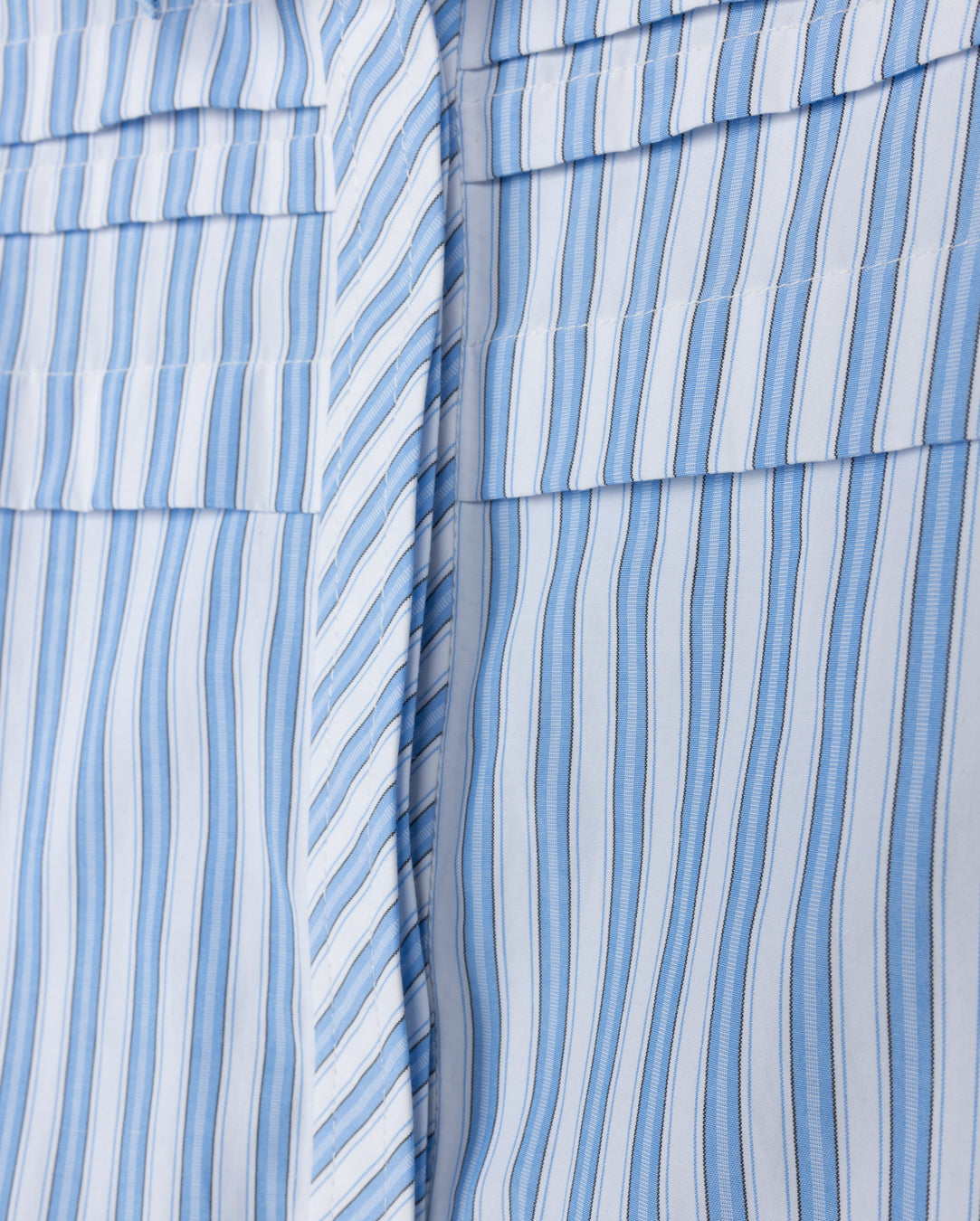 TUSTELLO WHITE/BLUE PINSTRIPED PLEAT BLOUSE