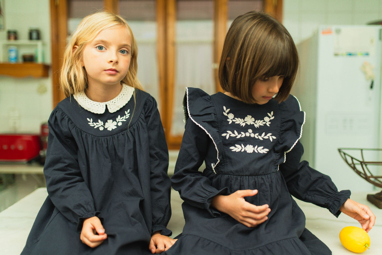 CERA UNA VOLTA NAVY EMBROIDERED RUFFLE TRIM MIDI DRESS