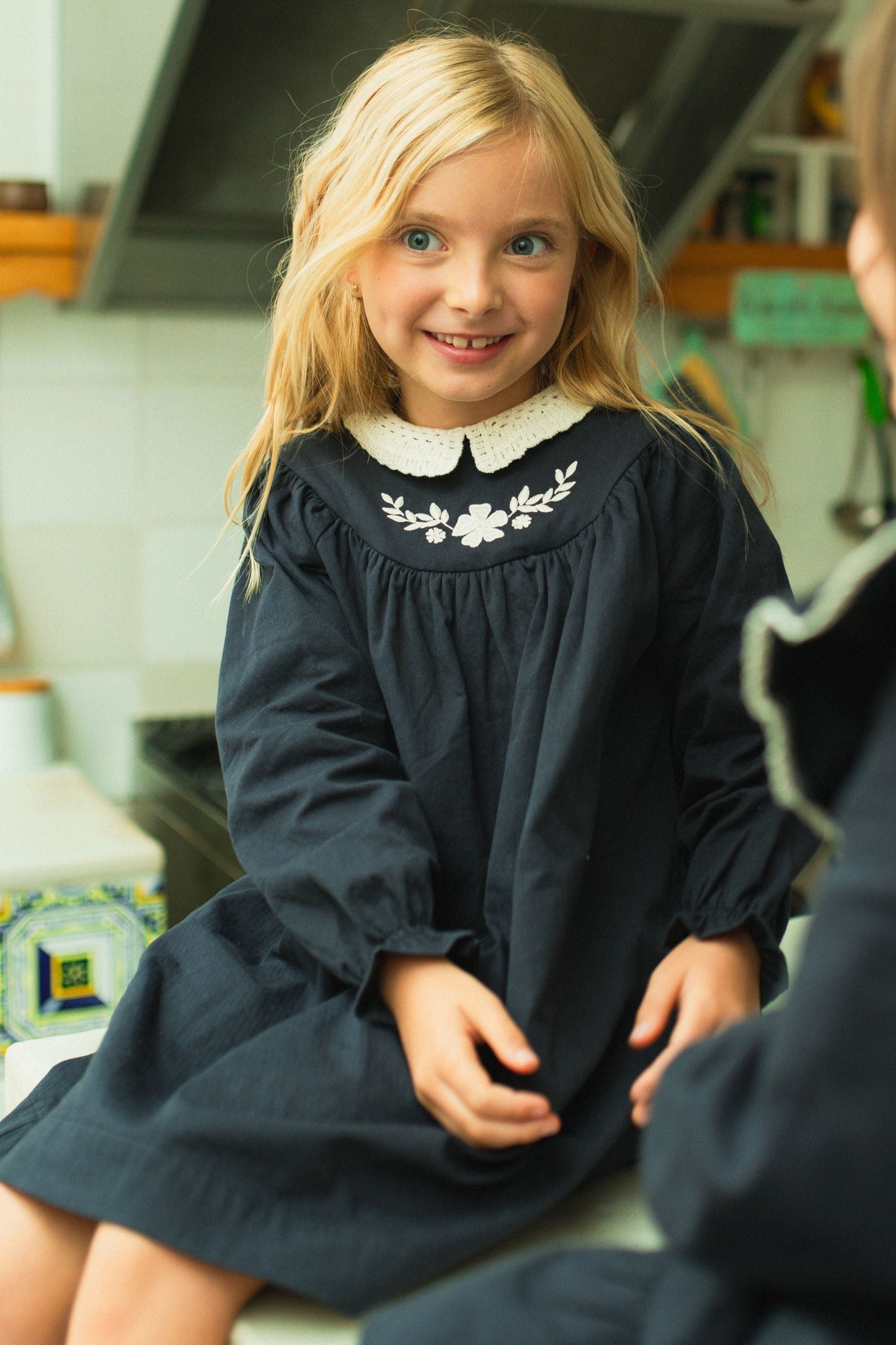 CERA UNA VOLTA NAVY EMBROIDERED LACE COLLAR DRESS