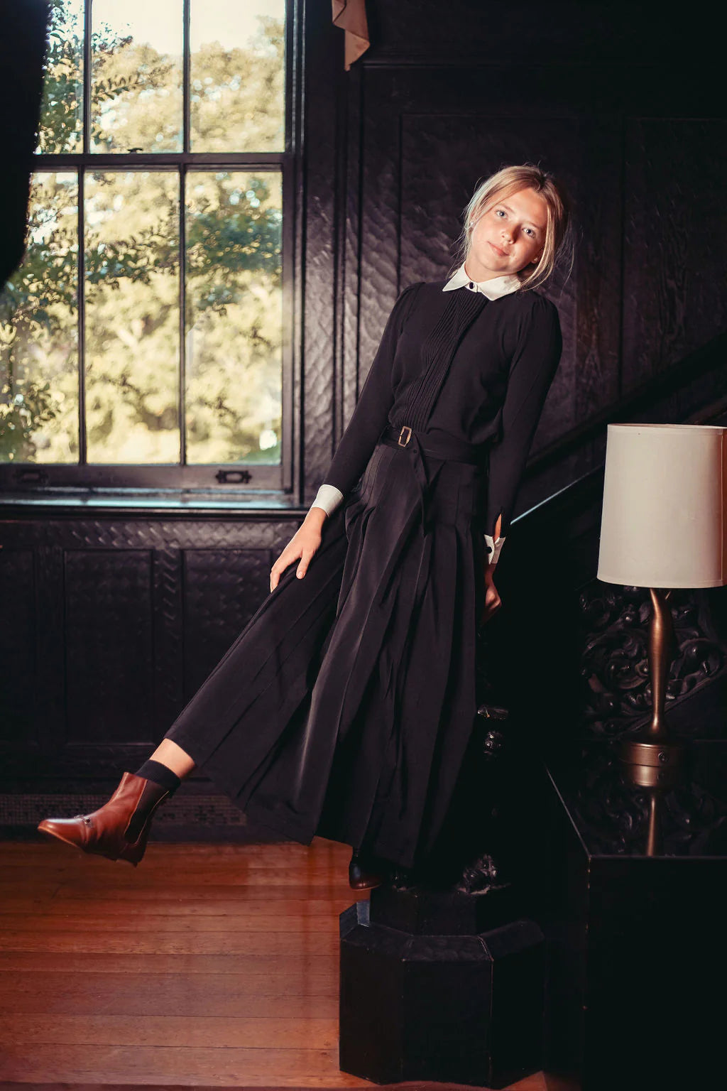 COCO BLANC BLACK FRONT PLEAT COLLAR BLOUSE