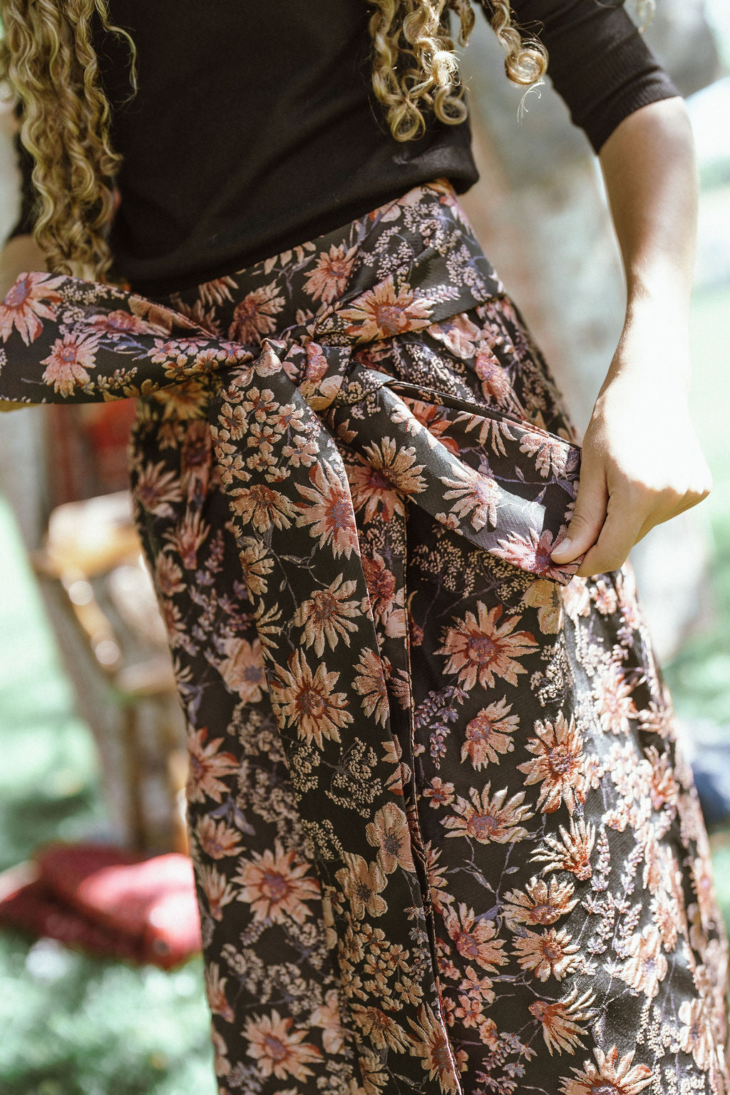 GEM  BLACK/PINK FLORAL BROCADE MIDI SKIRT