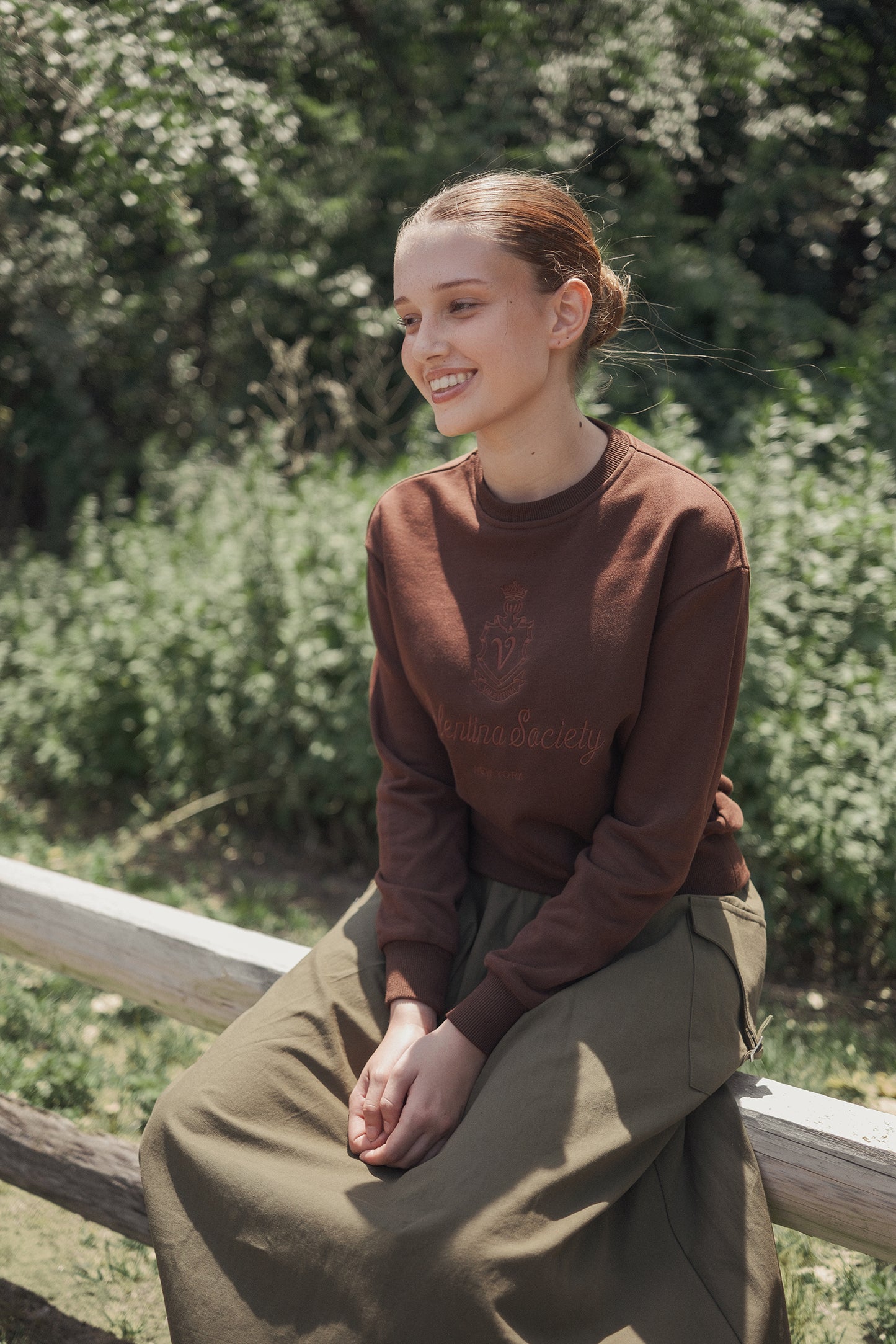 VALENTINA BROWN CREST LOGO SWEATSHIRT