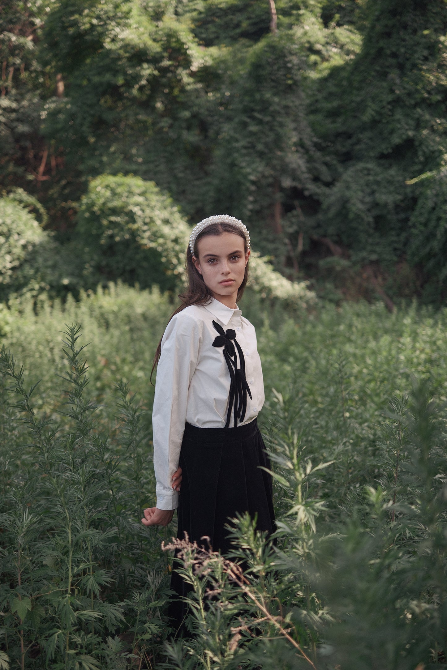 VALENTINA WHITE/BLACK FLOWER DETAILED BLOUSE