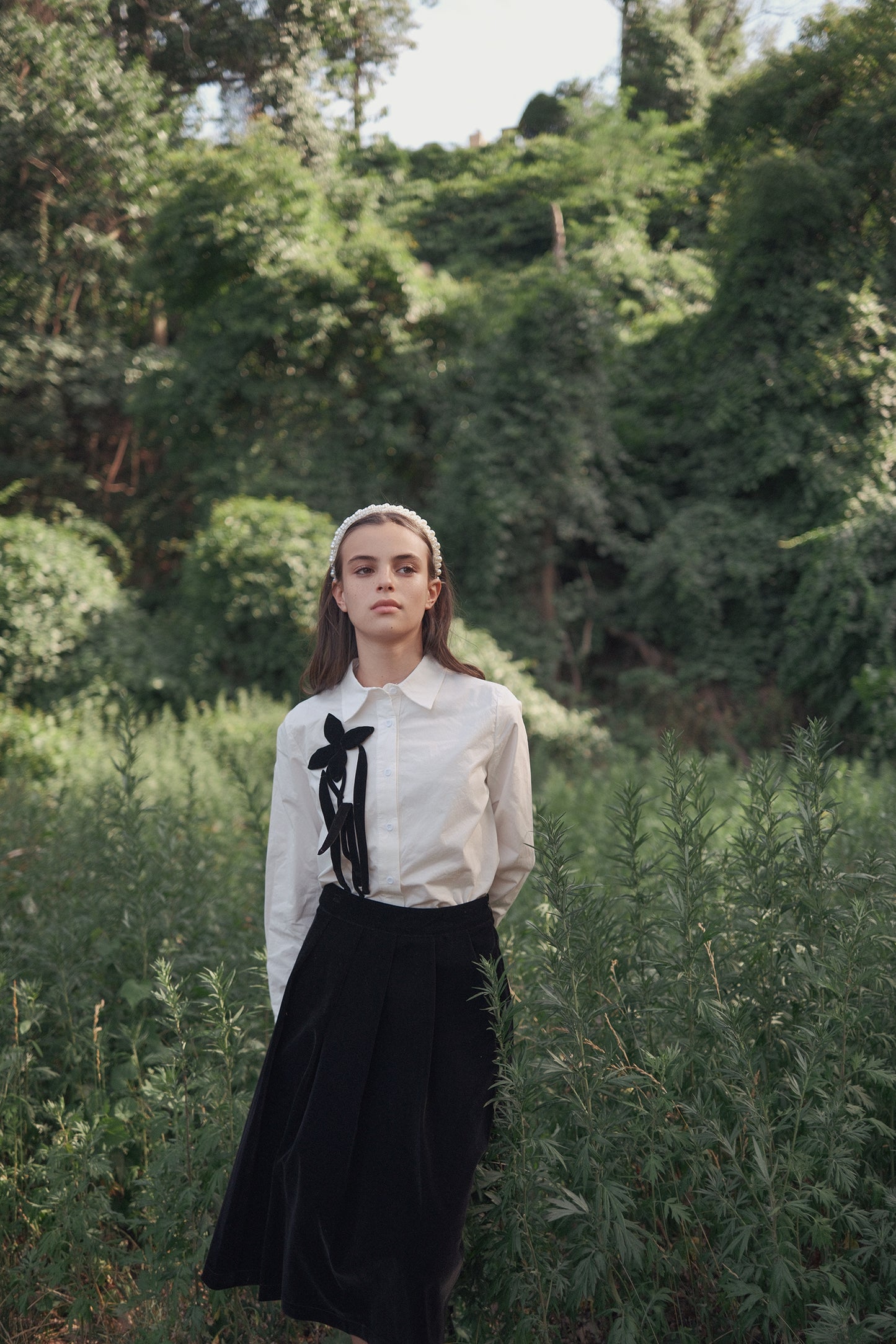 VALENTINA WHITE/BLACK FLOWER DETAILED BLOUSE