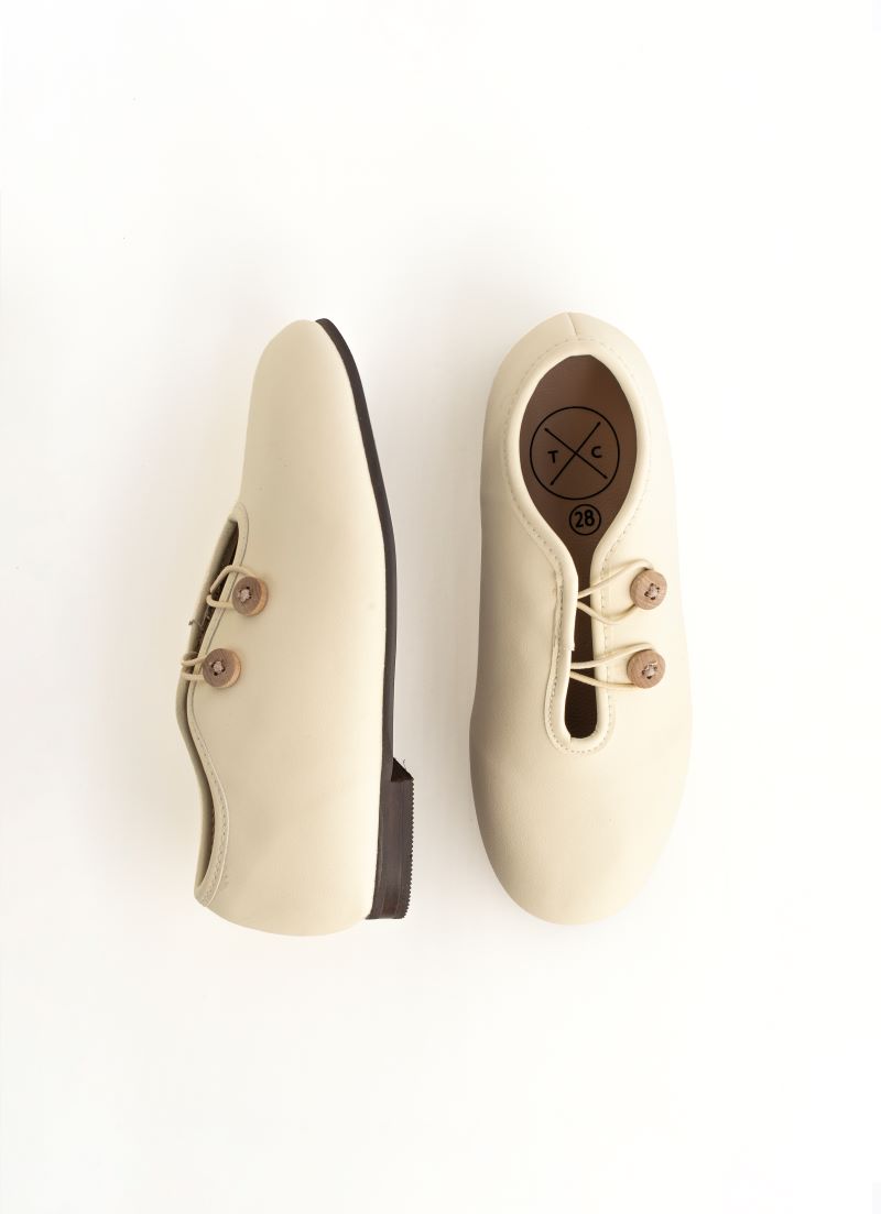 TANNERY & CO IVORY BUTTON SHOE