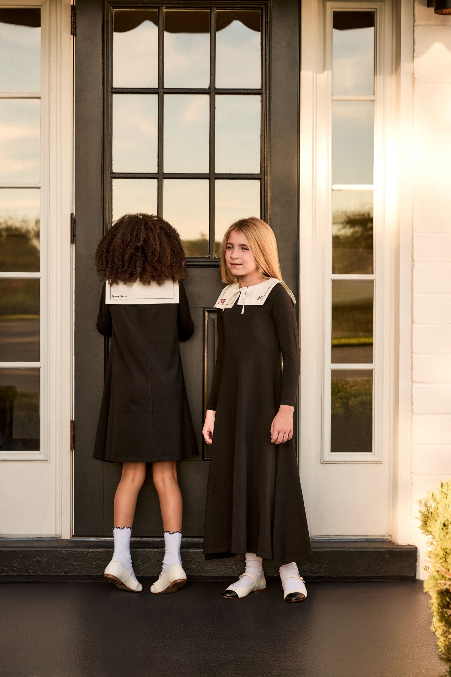 LITTLE PARNI BLACK/WHITE BIB COLLAR MIDI DRESS