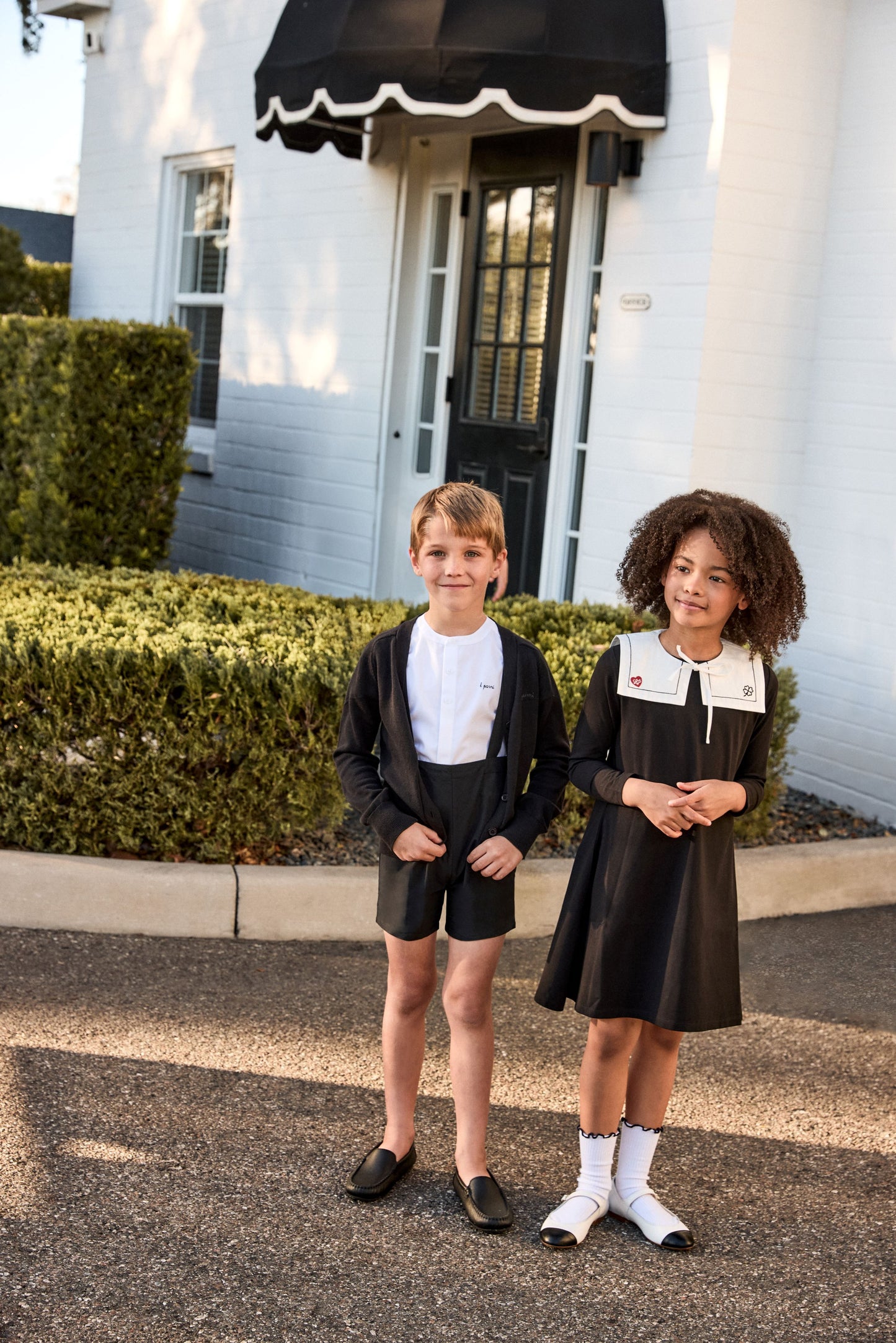 LITTLE PARNI BLACK/WHITE BIB COLLAR DRESS