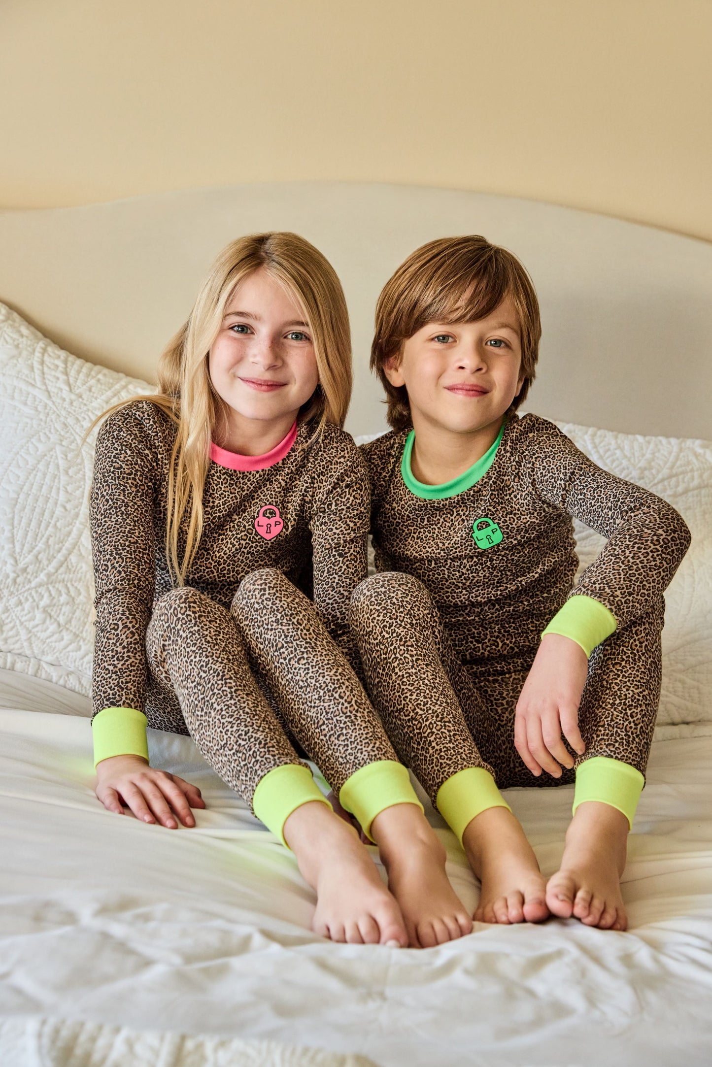 LITTLE PARNI LEOPARD/GREEN TRIM PAJAMA SET