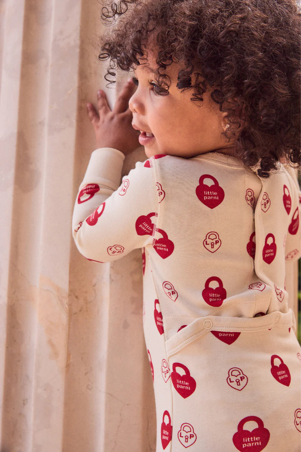 LITTLE PARNI RED LOGO FOOTIE + BEANIE