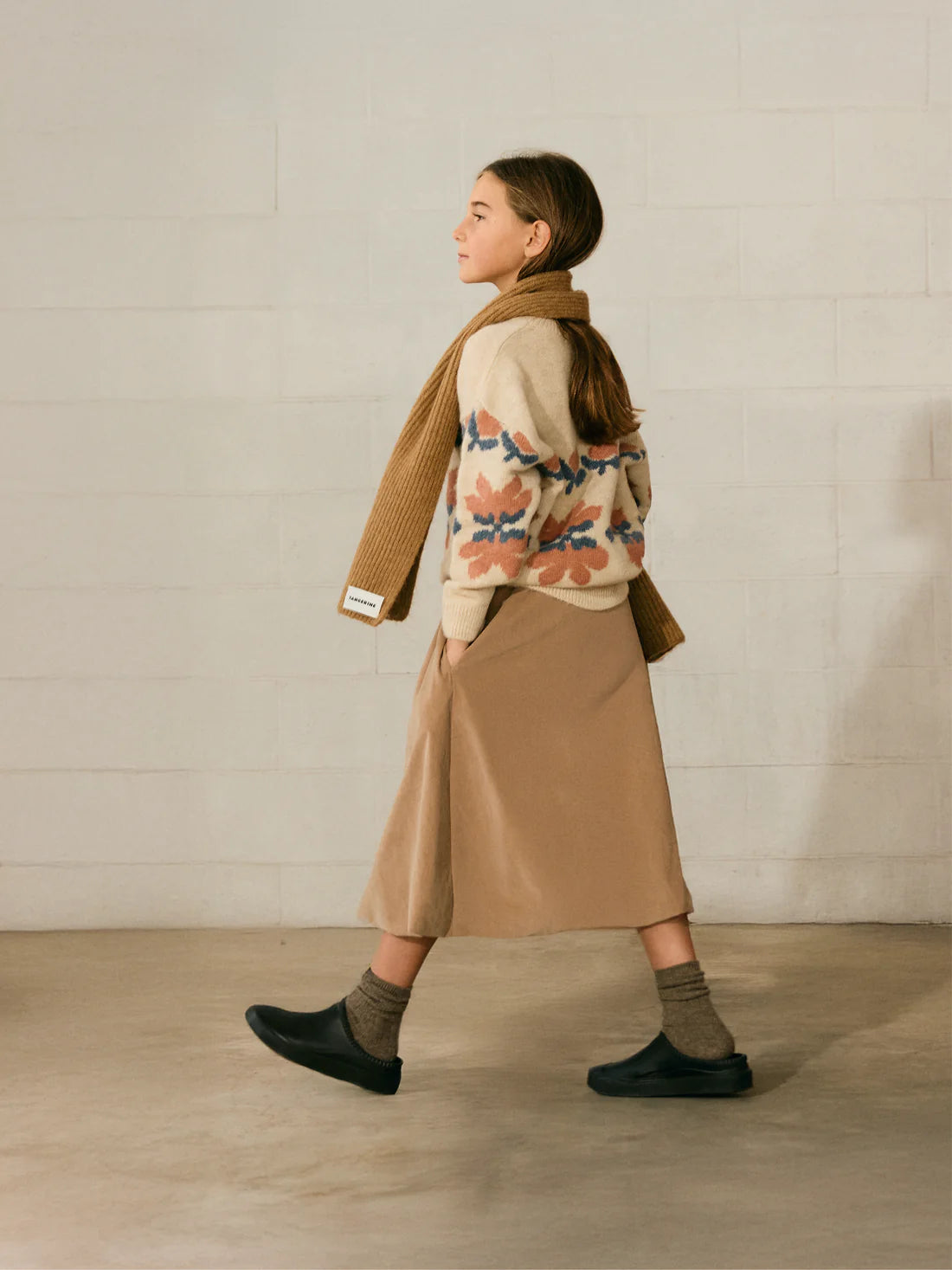 TANGERINE BEIGE FLOWER KNIT SWEATER