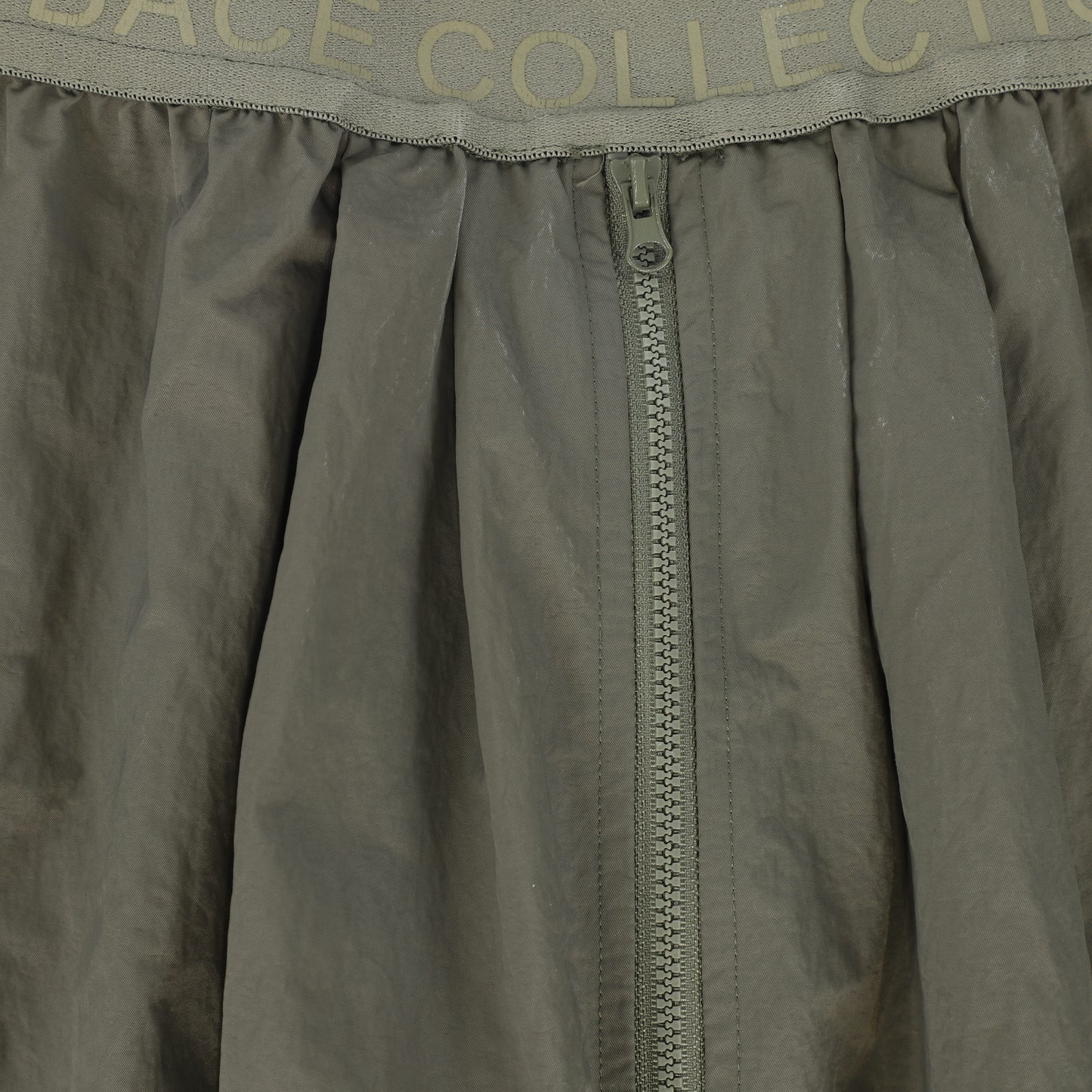 BACE COLLECTION OLIVE ZIPPER CARGO SKIRT