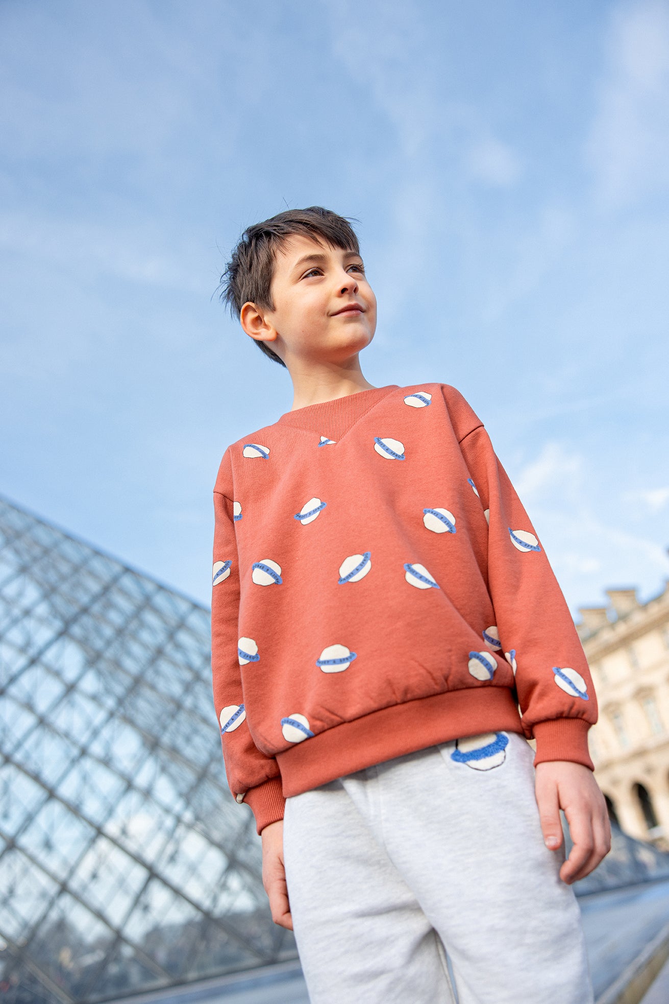 SPROET & SPROUT RUST RIBBED NECK GRAPHIC SWEATSHIRT