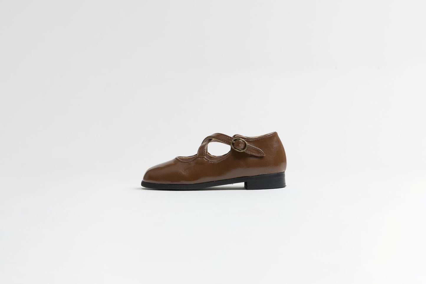 TANNERY & CO BROWN CRISS CROSS SHOE
