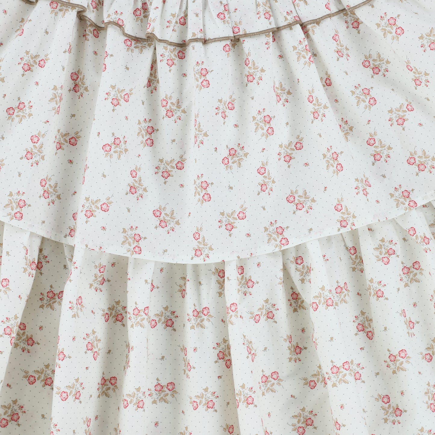 CERA UNA VOLTA WHITE FLORAL ALL OVER SMOCKED LAYERED SKIRT [Final Sale]